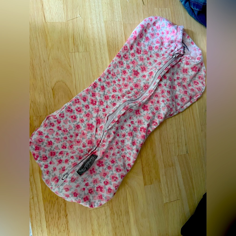SwaddleMe Zipper Swaddle Pod Like New